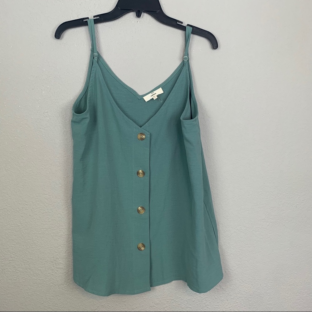NWOT Entro green button down flowy tank